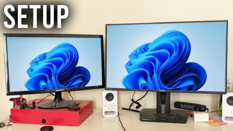 computador com duas telas conectadas