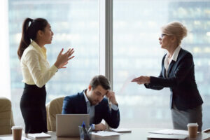 conflito entre colegas no ambiente de trabalho
