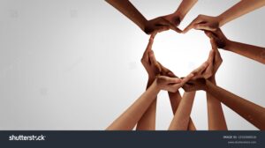 coracoes e maos se unindo em solidariedade