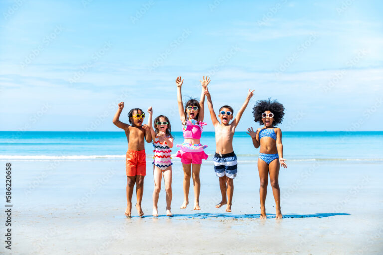 Como Calcular Pensão Alimentícia Durante as Férias 43 criancas brincando na praia durante ferias
