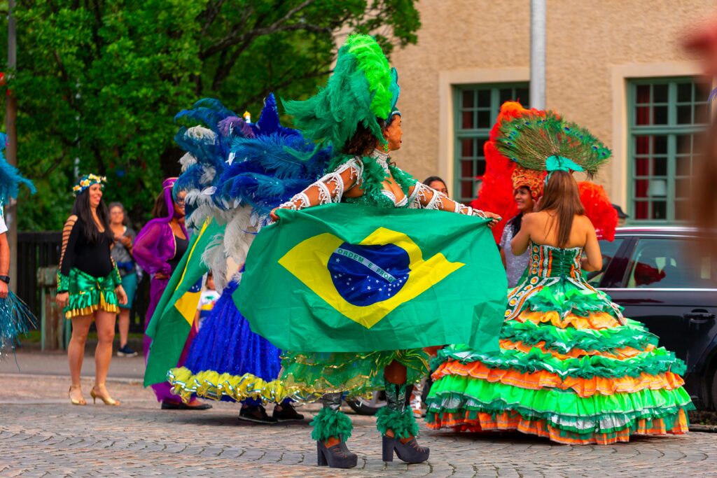 Qual é a relação entre o Carnaval e os feriados nacionais no Brasil