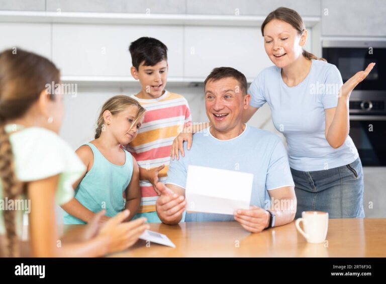 documentos de familia em uma mesa