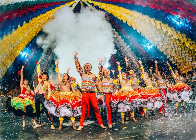 Quais são os feriados comemorados em novembro no Brasil 13 feriados brasileiros em novembro celebracoes e tradicoes