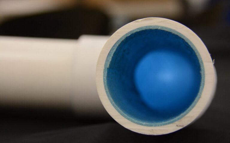 Como Fazer a Limpeza Eficiente do Forro de PVC por Dentro 7 forro de pvc limpo e brilhante