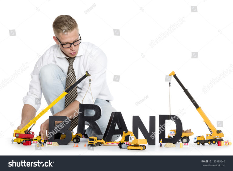 imagem de um empresario criando uma marca