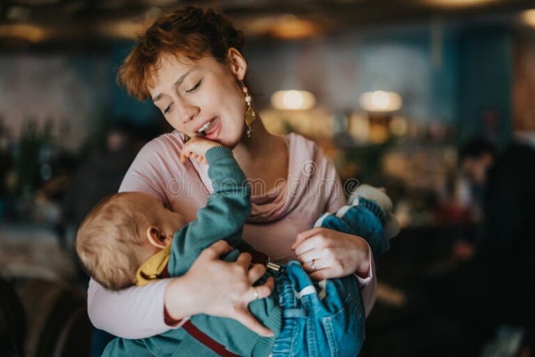 Qual é o período de licença maternidade previsto na legislação brasileira 6 mae com bebe em ambiente acolhedor 2