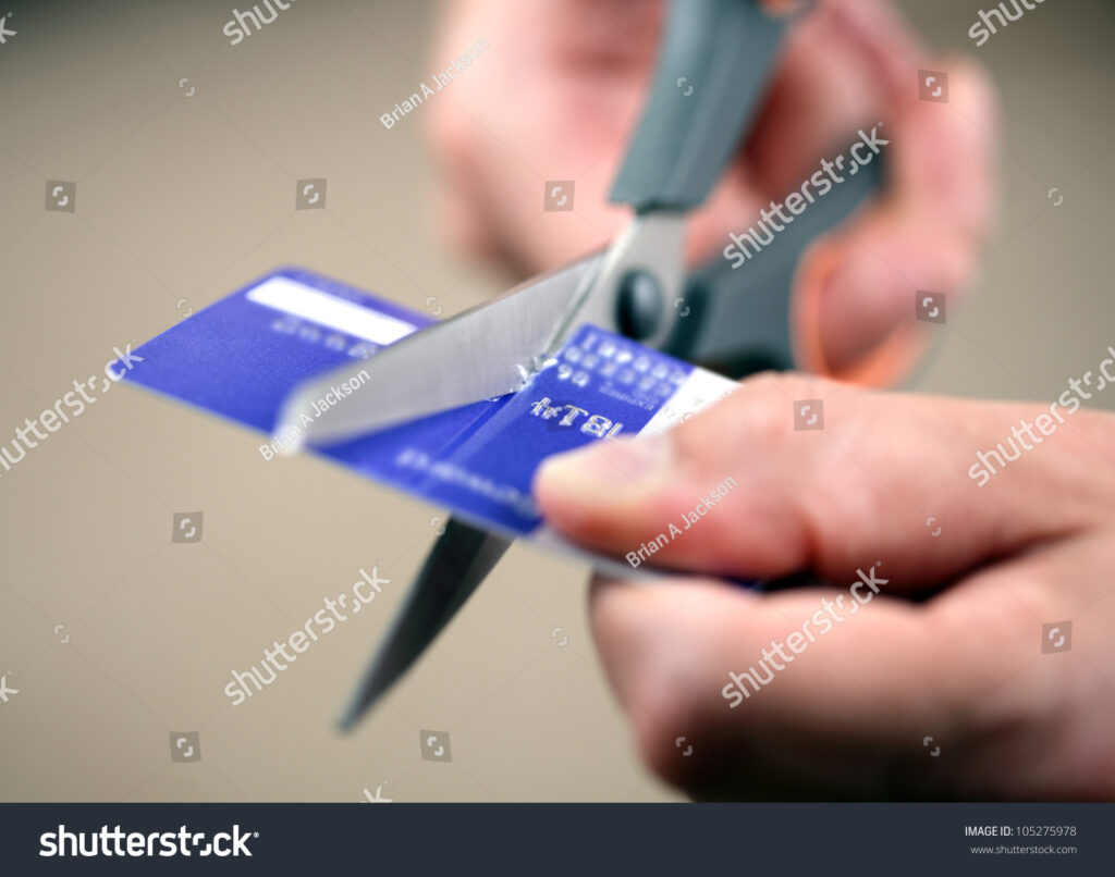Como Se Livrar do Cartão de Crédito de Forma Eficiente 3 Como Se Livrar do Cartão de Crédito de Forma Eficiente