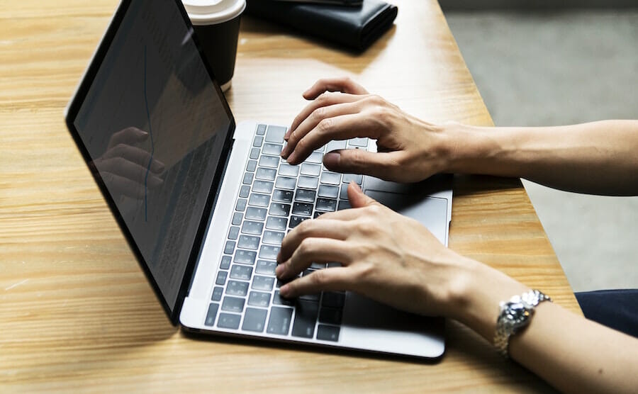 Como Encontrar Pessoas Pelo Nome Completo de Graça na Internet