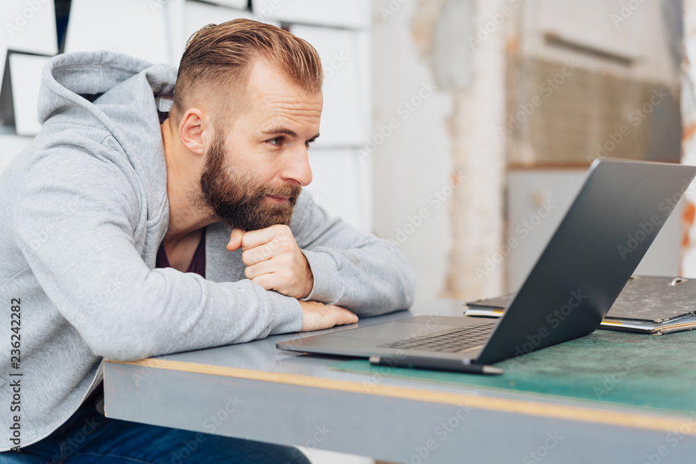 Como Assistir Vídeos Pode Ajudar a Ganhar Dinheiro Online