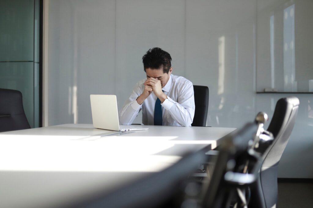 Quantos Dias de Falta Configuram Abandono de Serviço