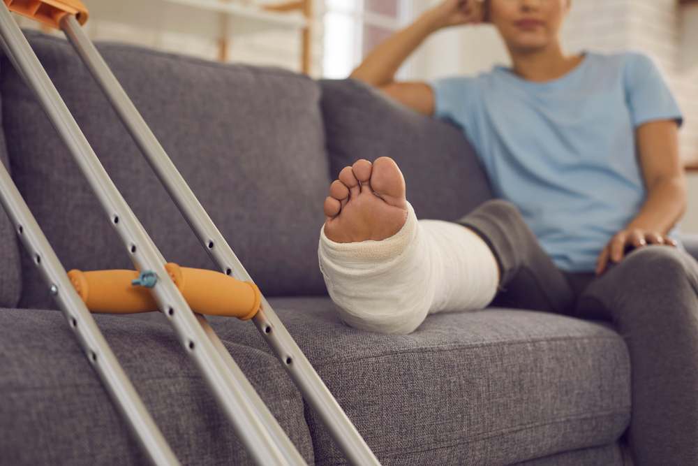 Me Acidentei Fora do Trabalho, Tenho Direito à Estabilidade 1 pessoa se recuperando de um acidente