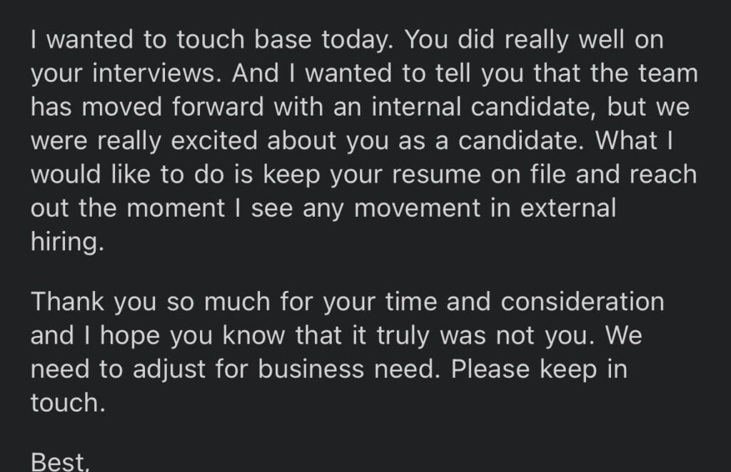 Por que a empresa pediu meus documentos e não me contratou