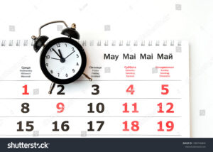 relogio com dias marcados em calendario
