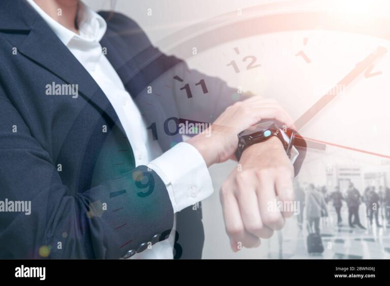 relogio com horas de trabalho marcadas