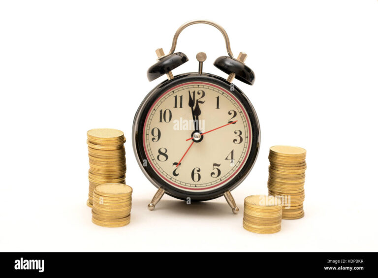 Como Calcular Quanto Eu Ganho Por Hora de Forma Simples e Eficiente 14 relogio com moedas ao redor