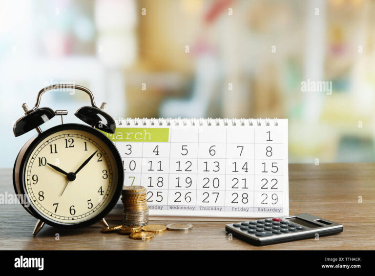 relogio com moedas e calendario