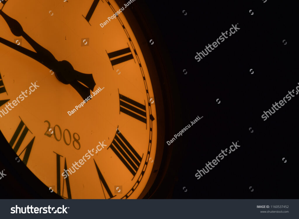 relogio marcando horas noturnas