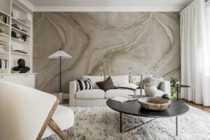sala de estar com papel de parede marmore