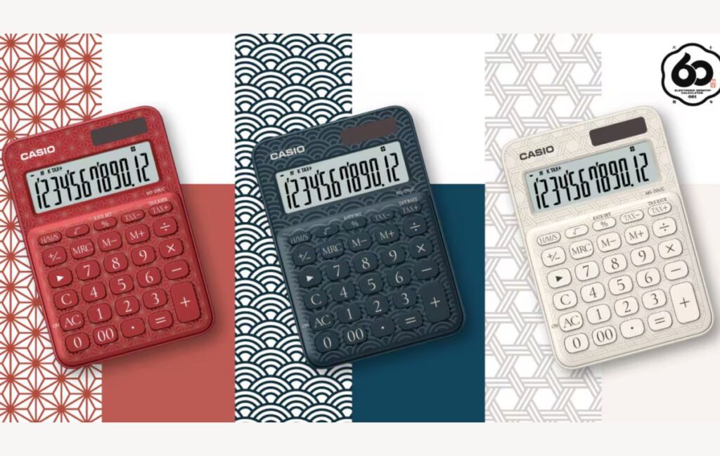 tres calculadoras com diferentes designs