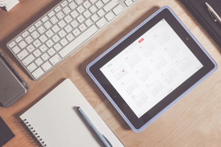 Como posso acessar e visualizar o calendário facilmente 2 um calendario digital em um dispositivo