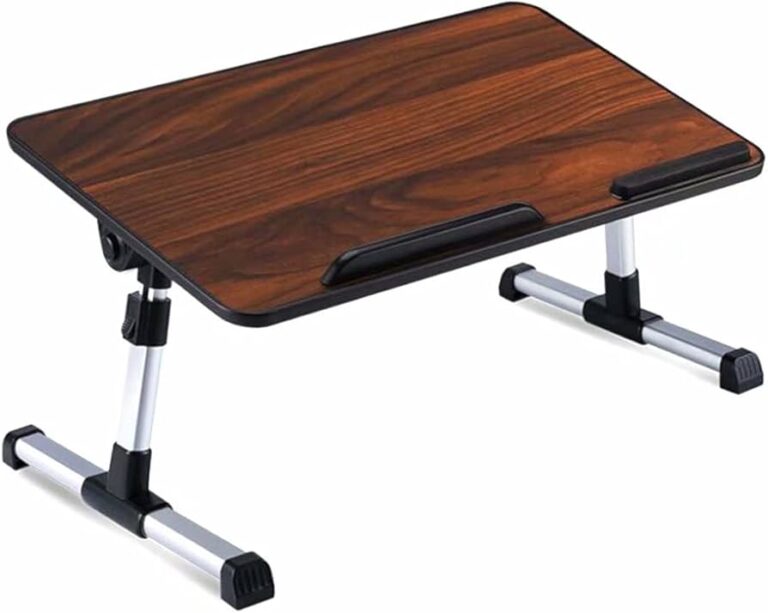 uma mesa de trabalho ajustavel na cama
