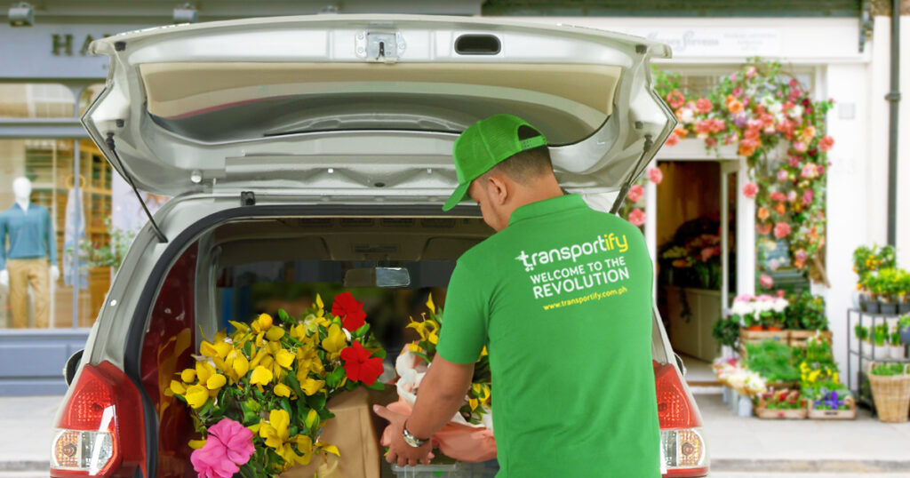 Como Funciona a Entrega Amigável de Veículo e Como Evitar Problemas 1 veiculo sendo entregue com cordialidade